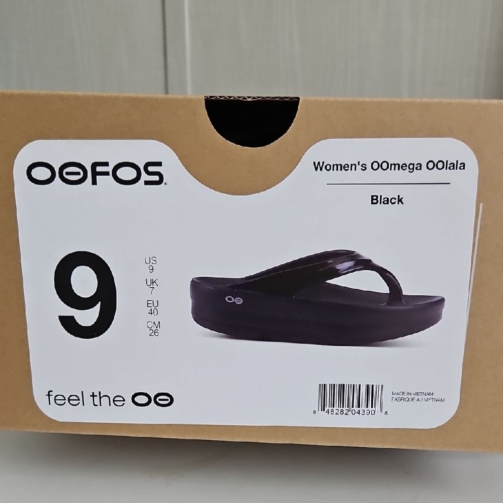 OOFOS Women's OOmega OOlala Black Sandals
